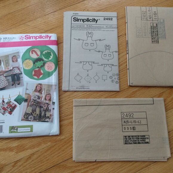 Child and Adult Apron & Play Food Cookies Toys Sewing Pattern Simplicity 2492 UC - Picture 8 of 12